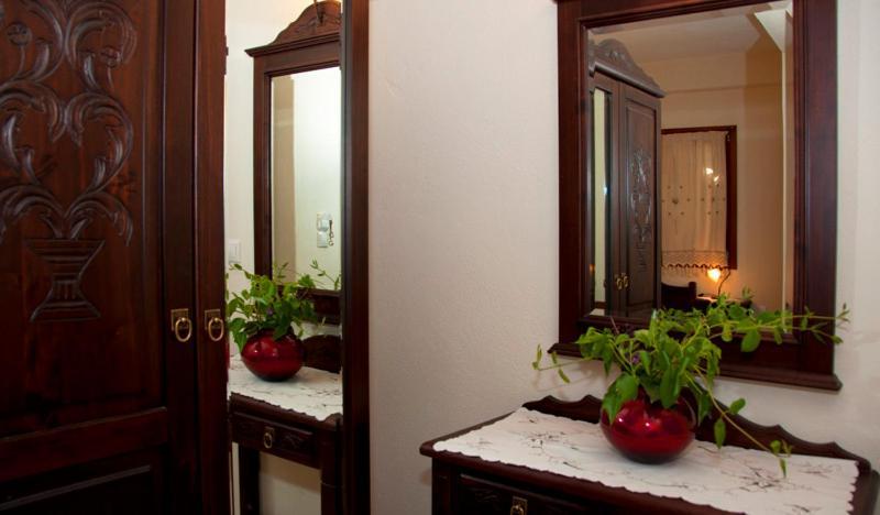 To Balkoni Tis Limnis Plastira Neochori  Habitación foto